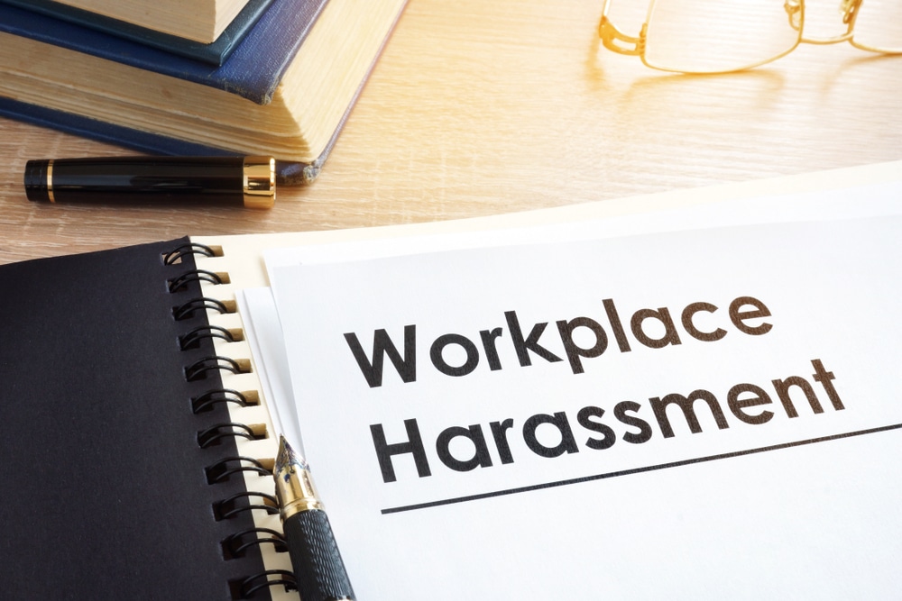 Documents,About,Workplace,Harassment,In,An,Office.